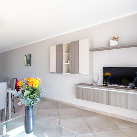 Le Midi 8 By Estates Cannes Bagian luar foto