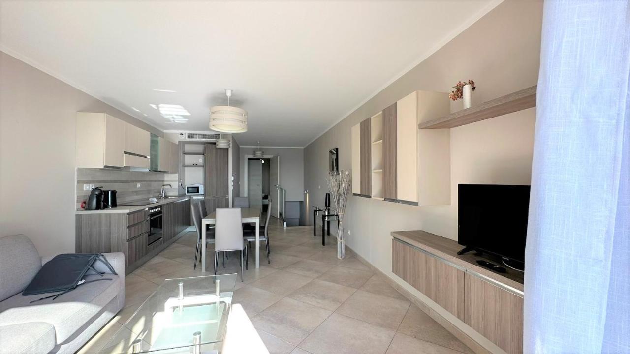 Le Midi 8 By Estates Cannes Bagian luar foto