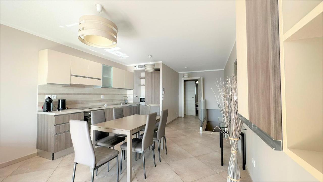 Le Midi 8 By Estates Cannes Bagian luar foto