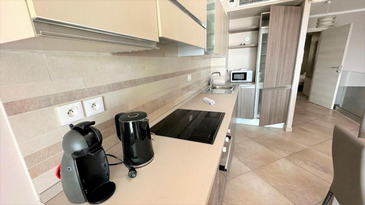Le Midi 8 By Estates Cannes Bagian luar foto