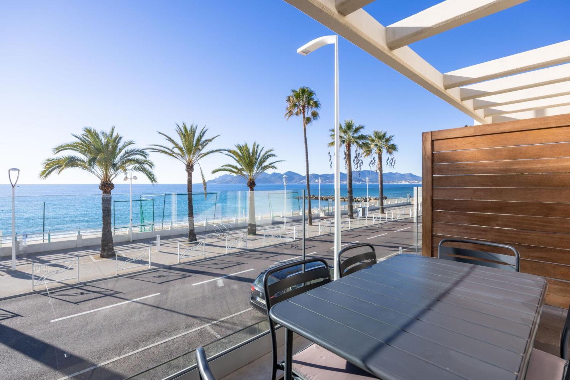 Le Midi 8 By Estates Cannes Bagian luar foto