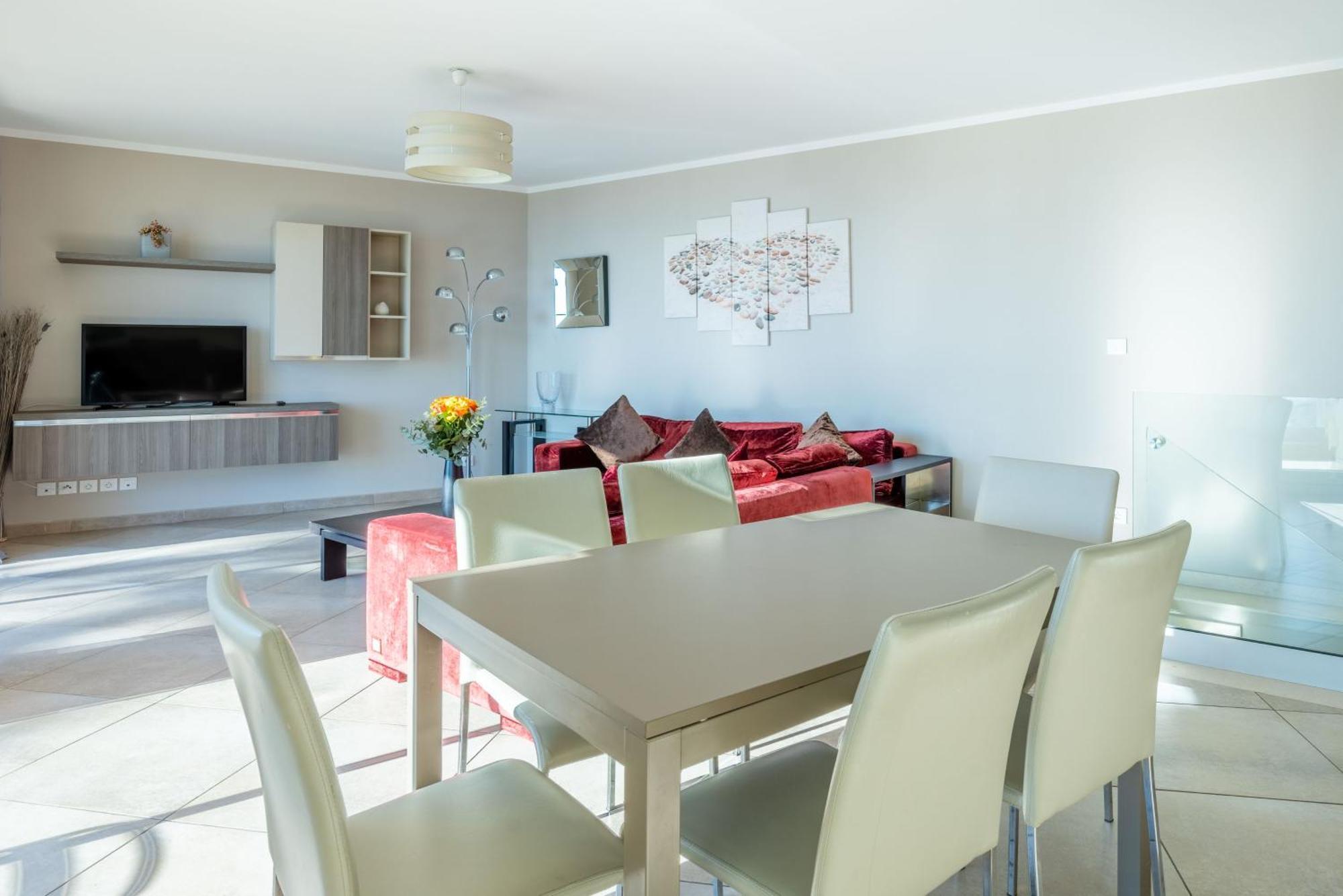 Le Midi 8 By Estates Cannes Bagian luar foto