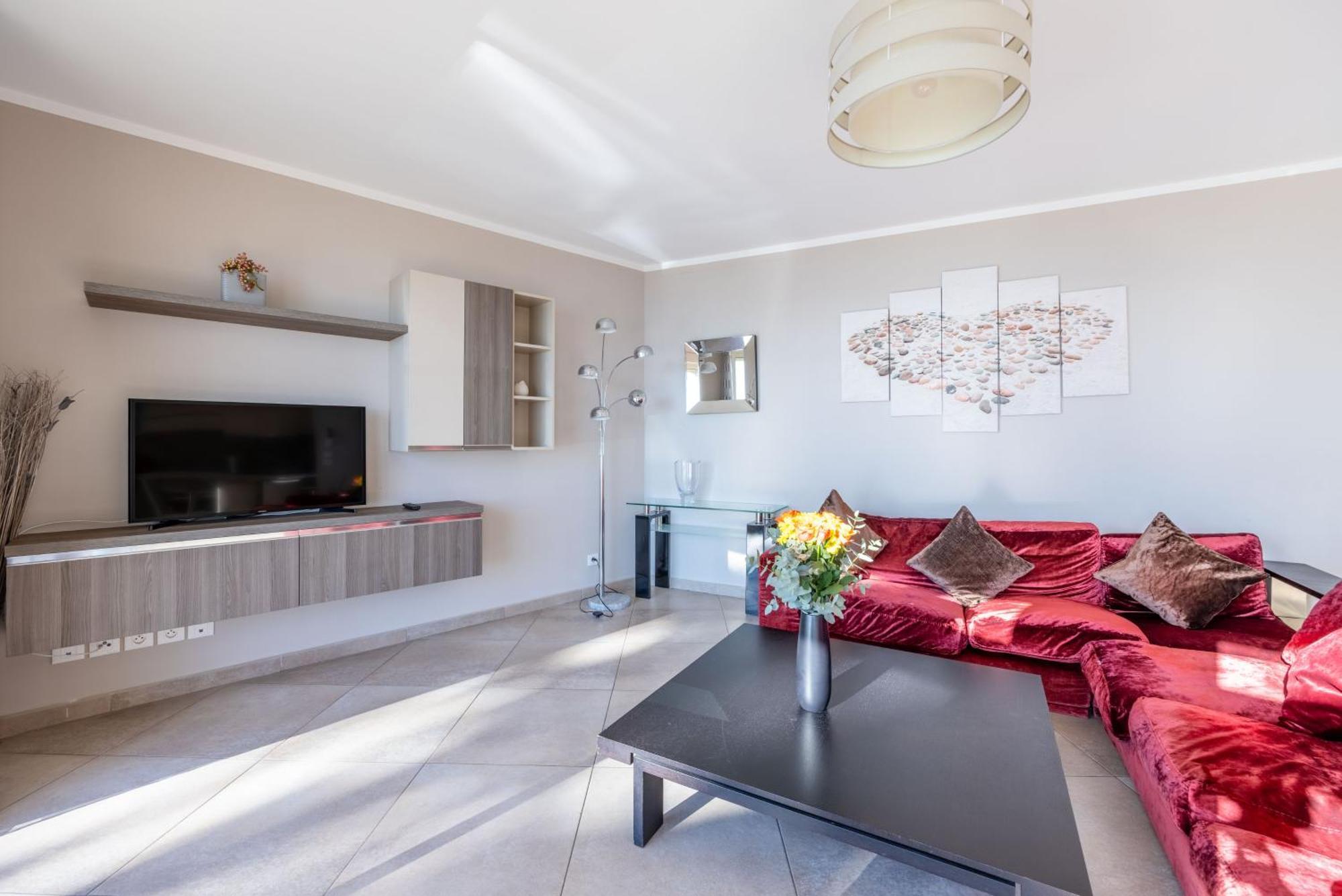 Le Midi 8 By Estates Cannes Bagian luar foto