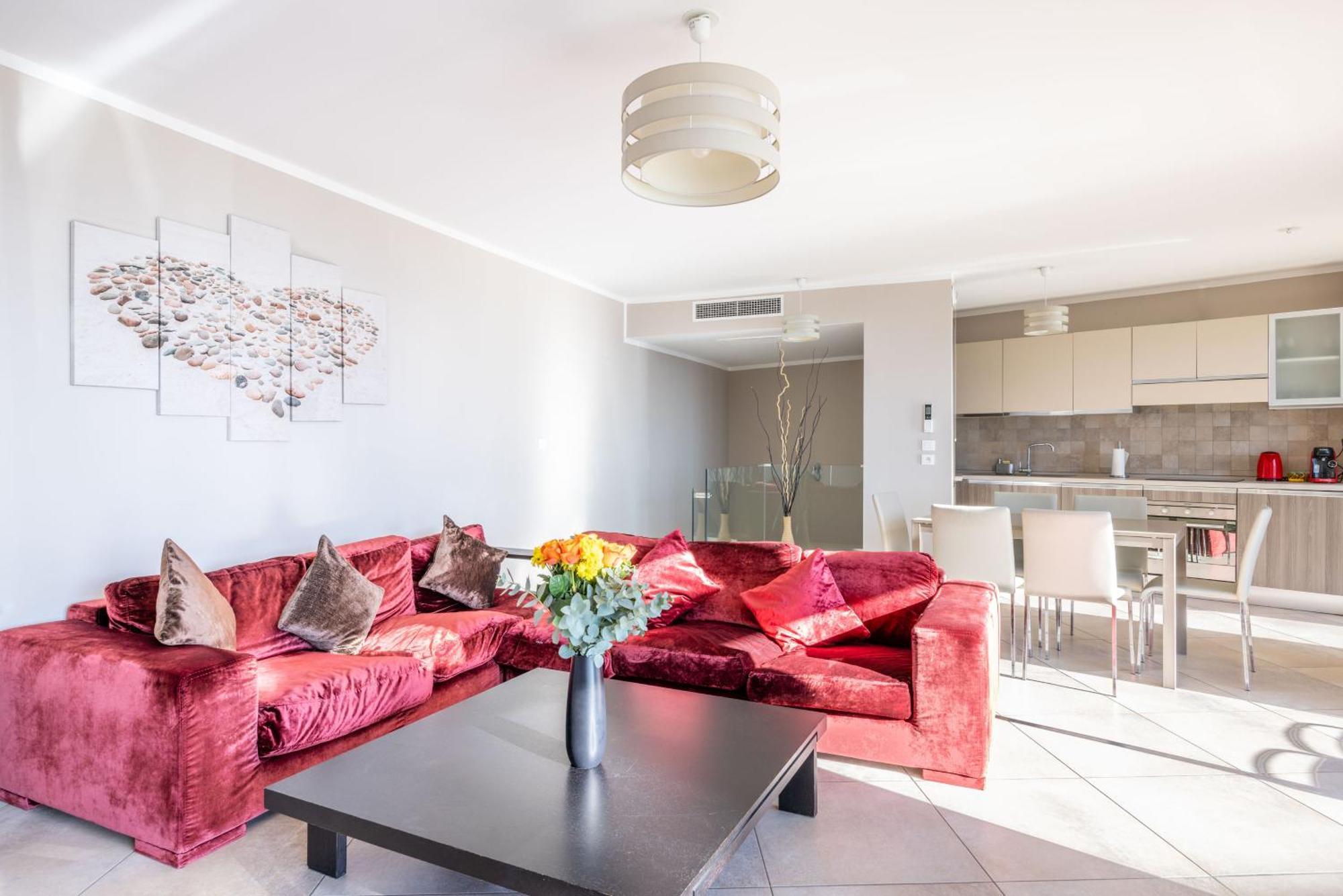 Le Midi 8 By Estates Cannes Bagian luar foto