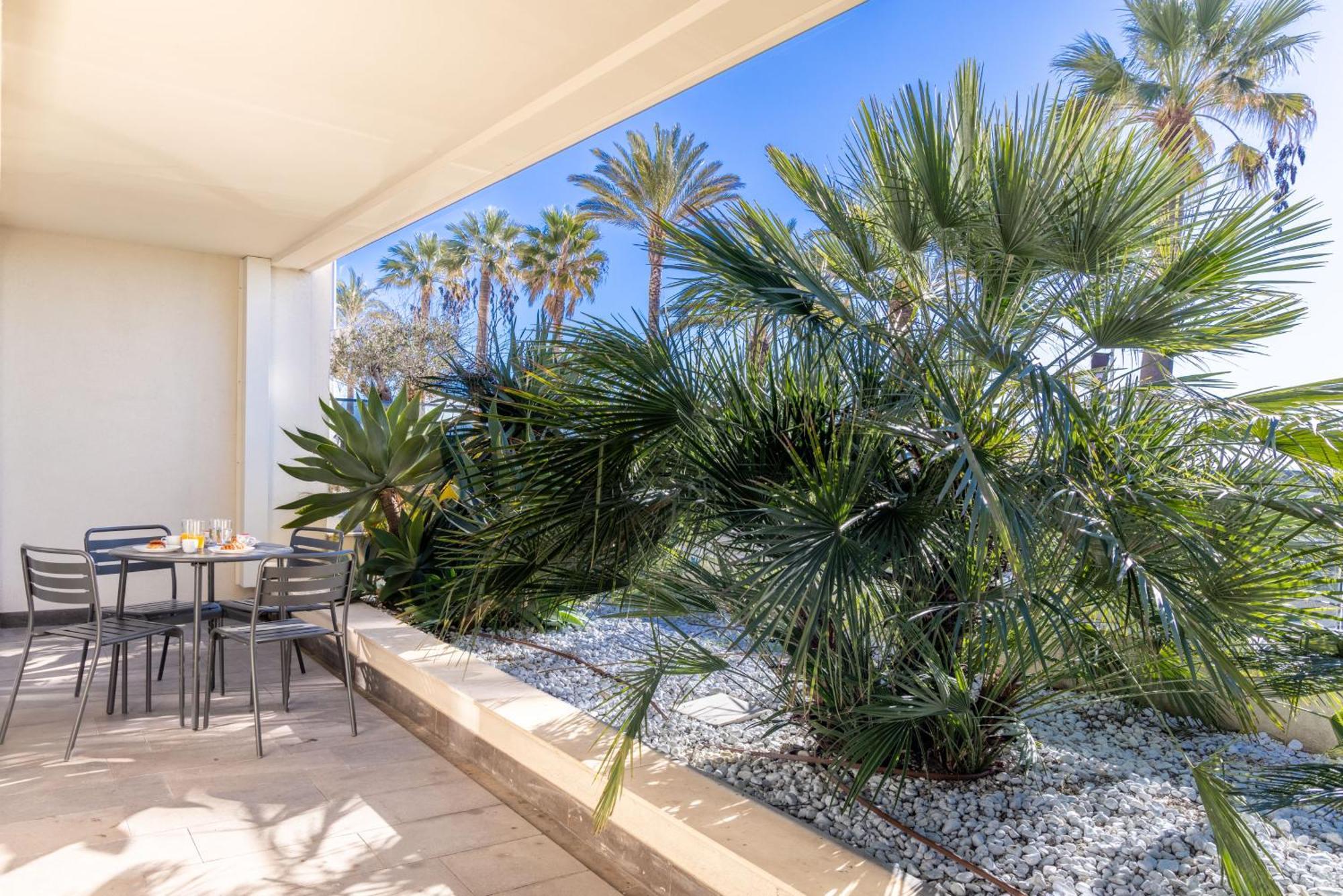 Le Midi 8 By Estates Cannes Bagian luar foto