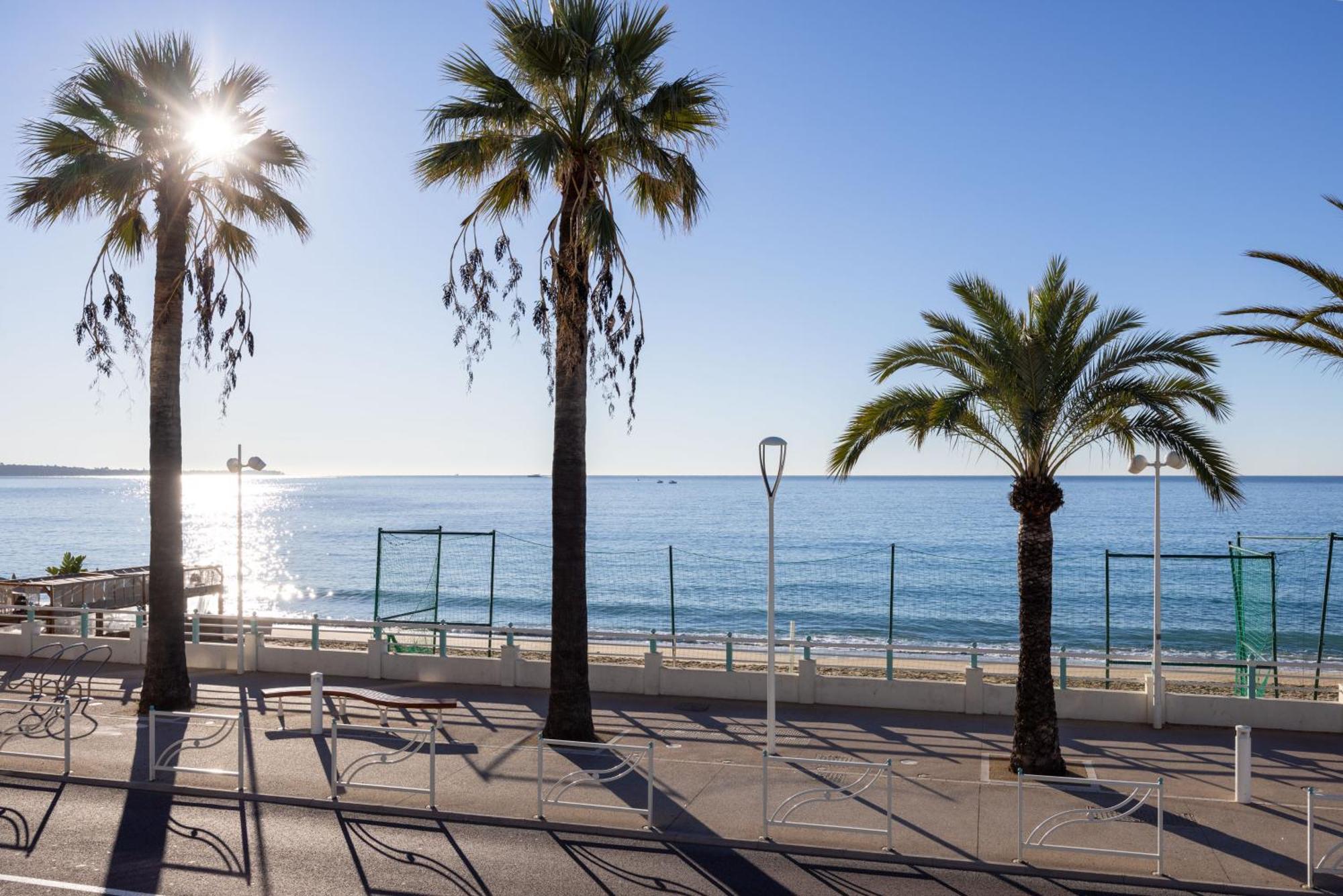 Le Midi 8 By Estates Cannes Bagian luar foto
