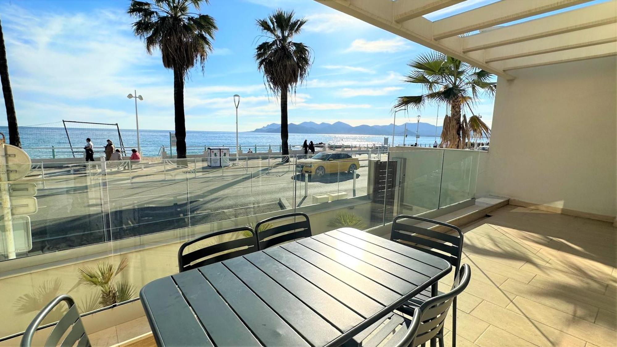 Le Midi 8 By Estates Cannes Bagian luar foto