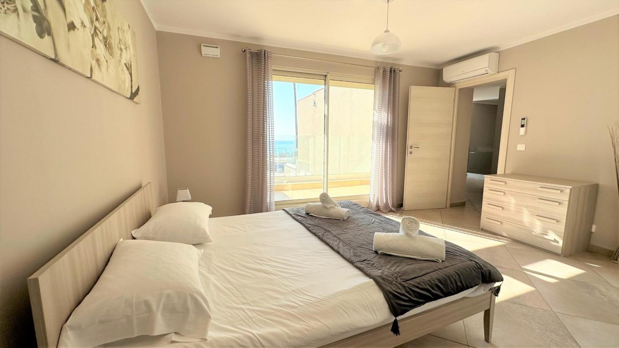 Le Midi 8 By Estates Cannes Bagian luar foto